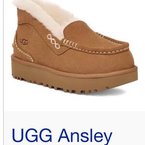 UGG sz 9 Ansley Chestnut Moccasin Slippers